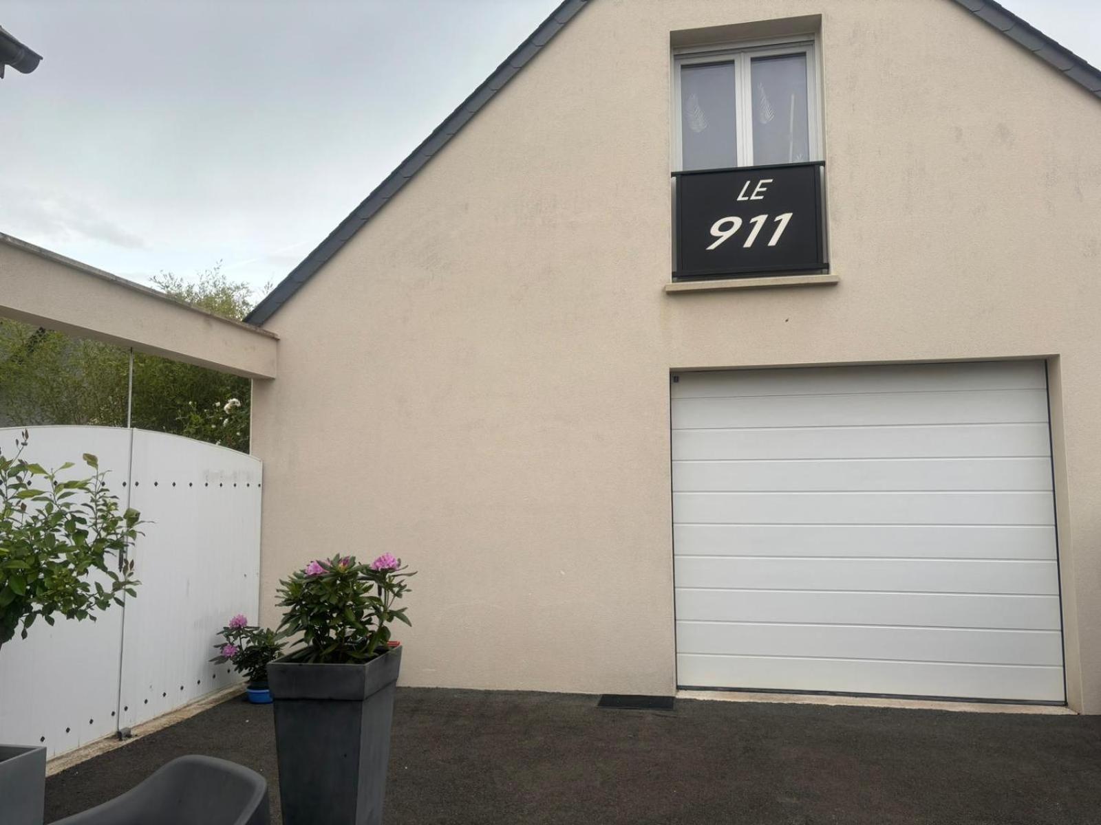 Hotel Le 911 Nazelles-Negron Exterior foto