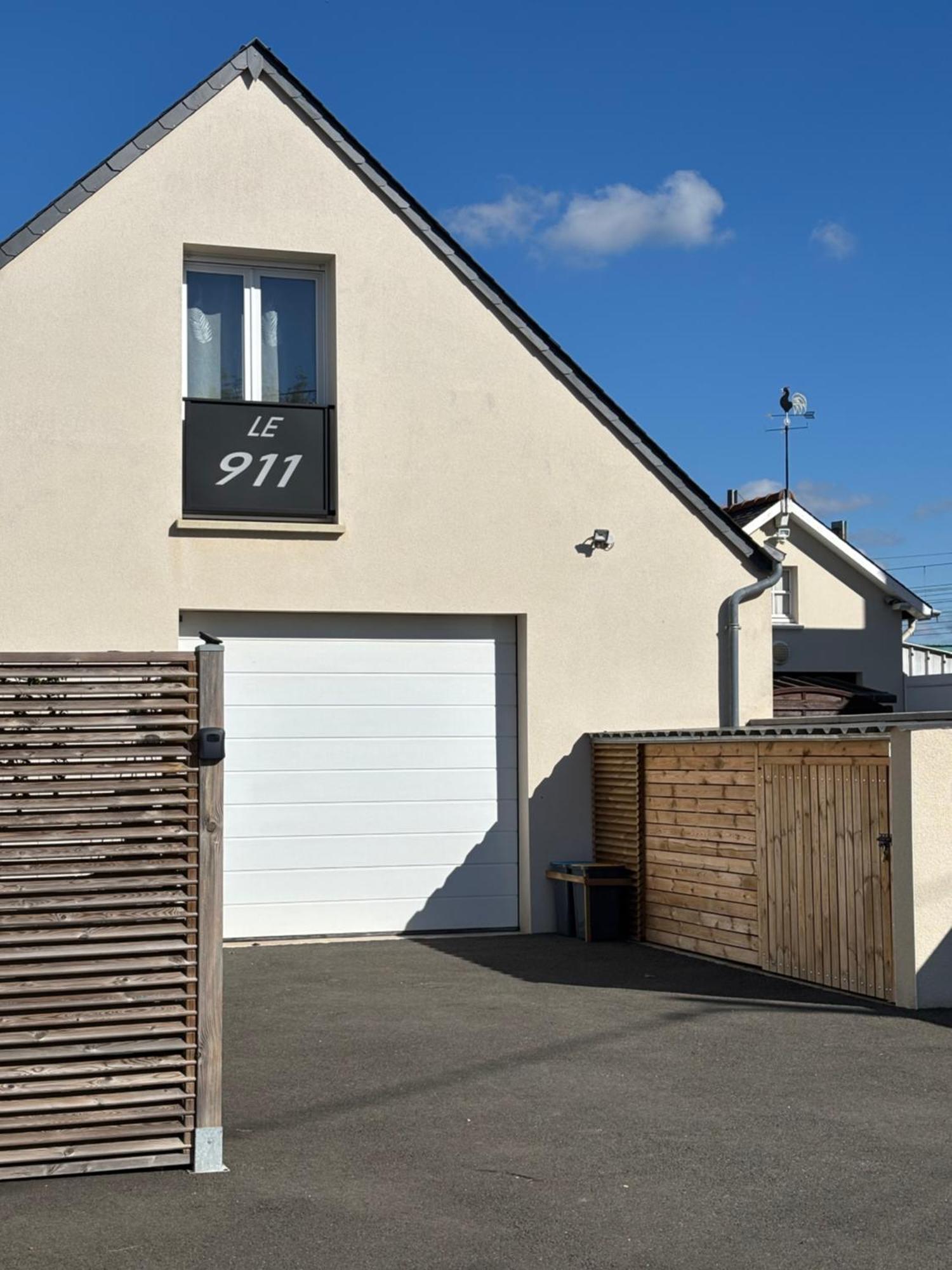 Hotel Le 911 Nazelles-Negron Exterior foto